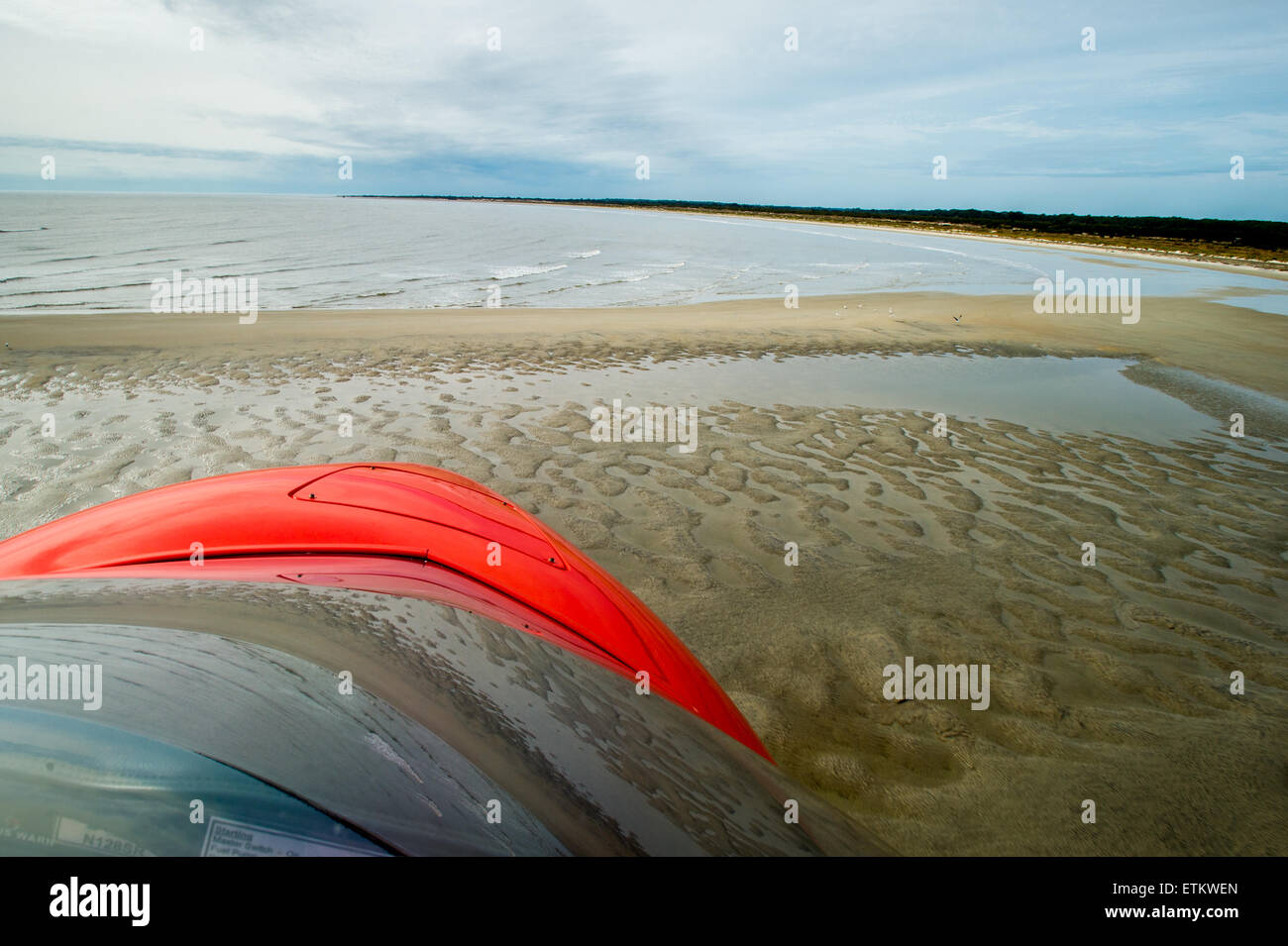 Rote Nase von Wasserflugzeug beim Parken entlang der Küste im Osten der USA Stockfoto