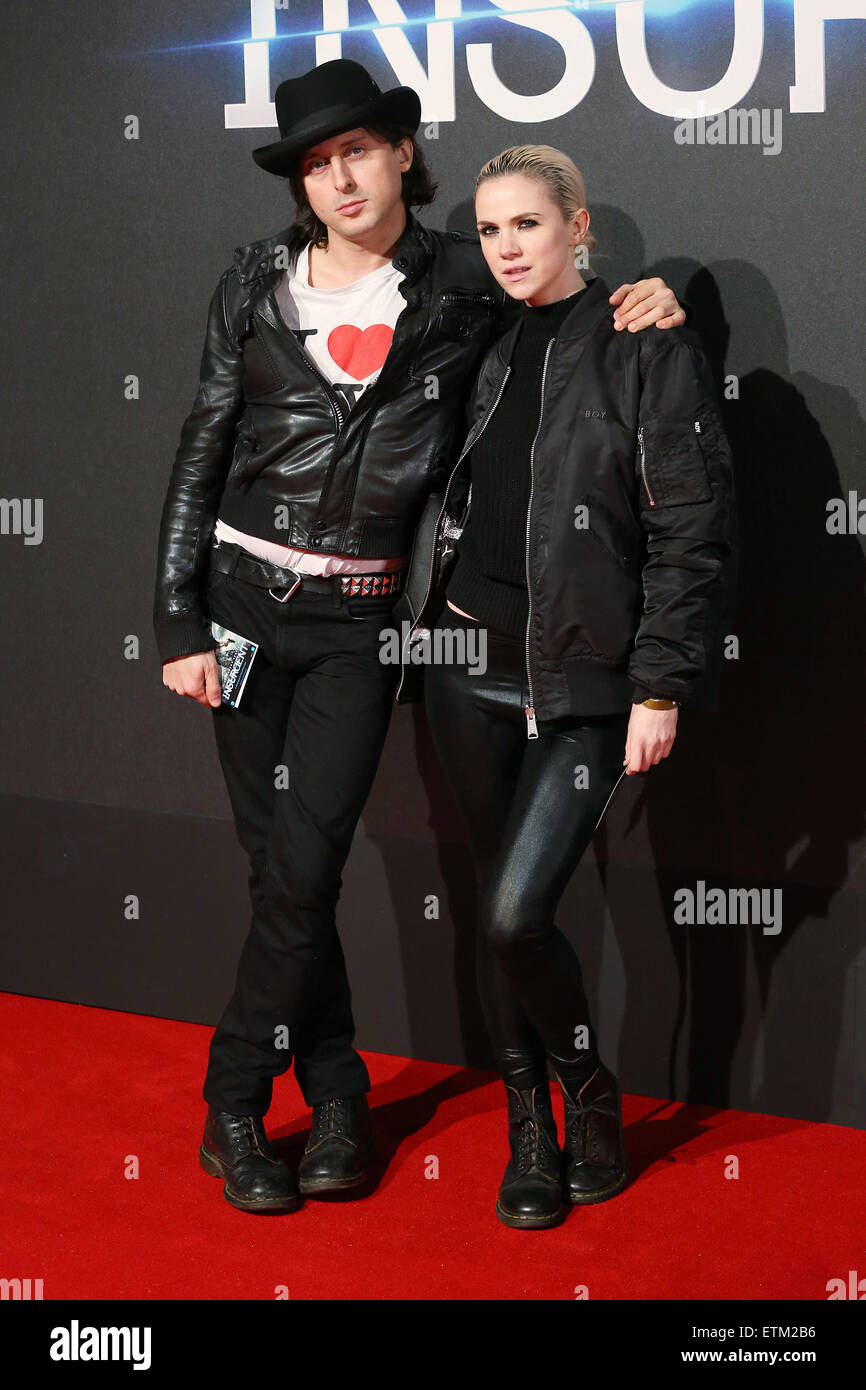 "Aufständischen" Weltpremiere statt im Odeon Leicester Square - Ankünfte mit: Carl Barat, Edie Langley wo: London, Vereinigtes Königreich bei: Kredit-11. März 2015: Lia Toby/WENN.com Stockfoto