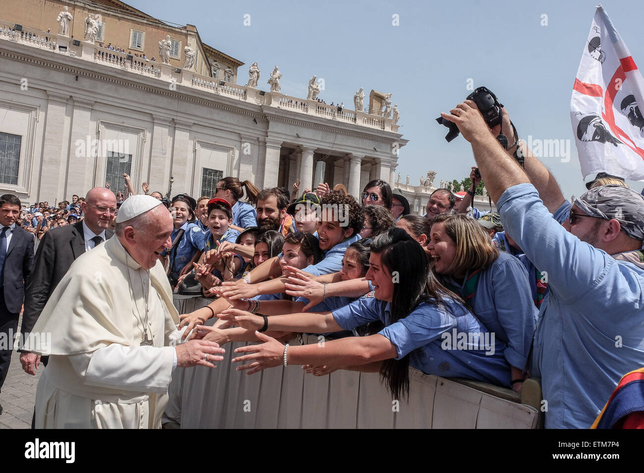 Vatikan. 13. Juni 2015. Francis Papst trifft Agesci, katholische Scout Guide Association, in Saint Peter Square. 13. Juni 2015 Kredit: wirklich einfach Star/Alamy Live-Nachrichten Stockfoto