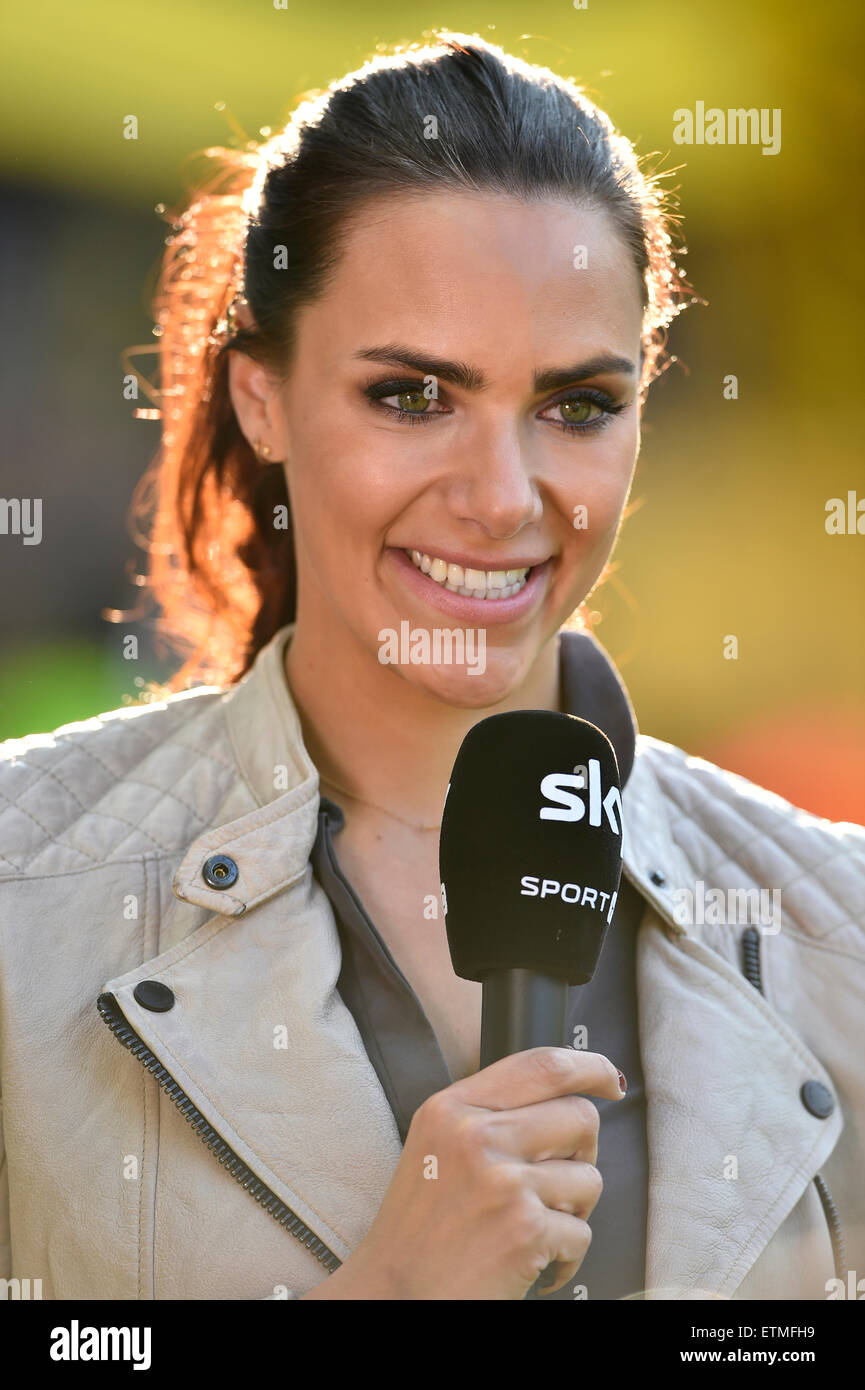 Sport-Moderatorin Esther Sedlaczek, Olympiastadion, Berlin, Deutschland Stockfoto