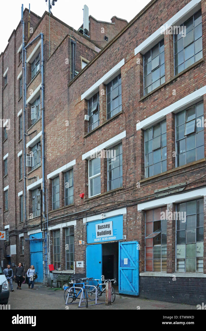 Peckhams berühmten Bussey Gebäude - einen umgebauten viktorianischen Fabrik nun Heimat für Künstler und alternative Veranstaltungsorte. Stockfoto