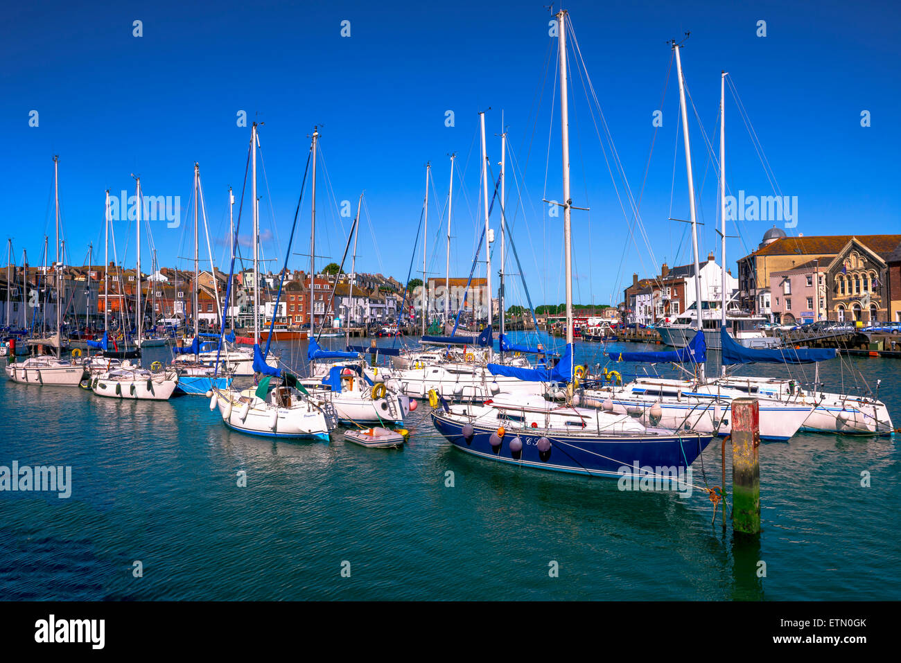 Boote und Yachten in Weymouth Hafen Stockfoto