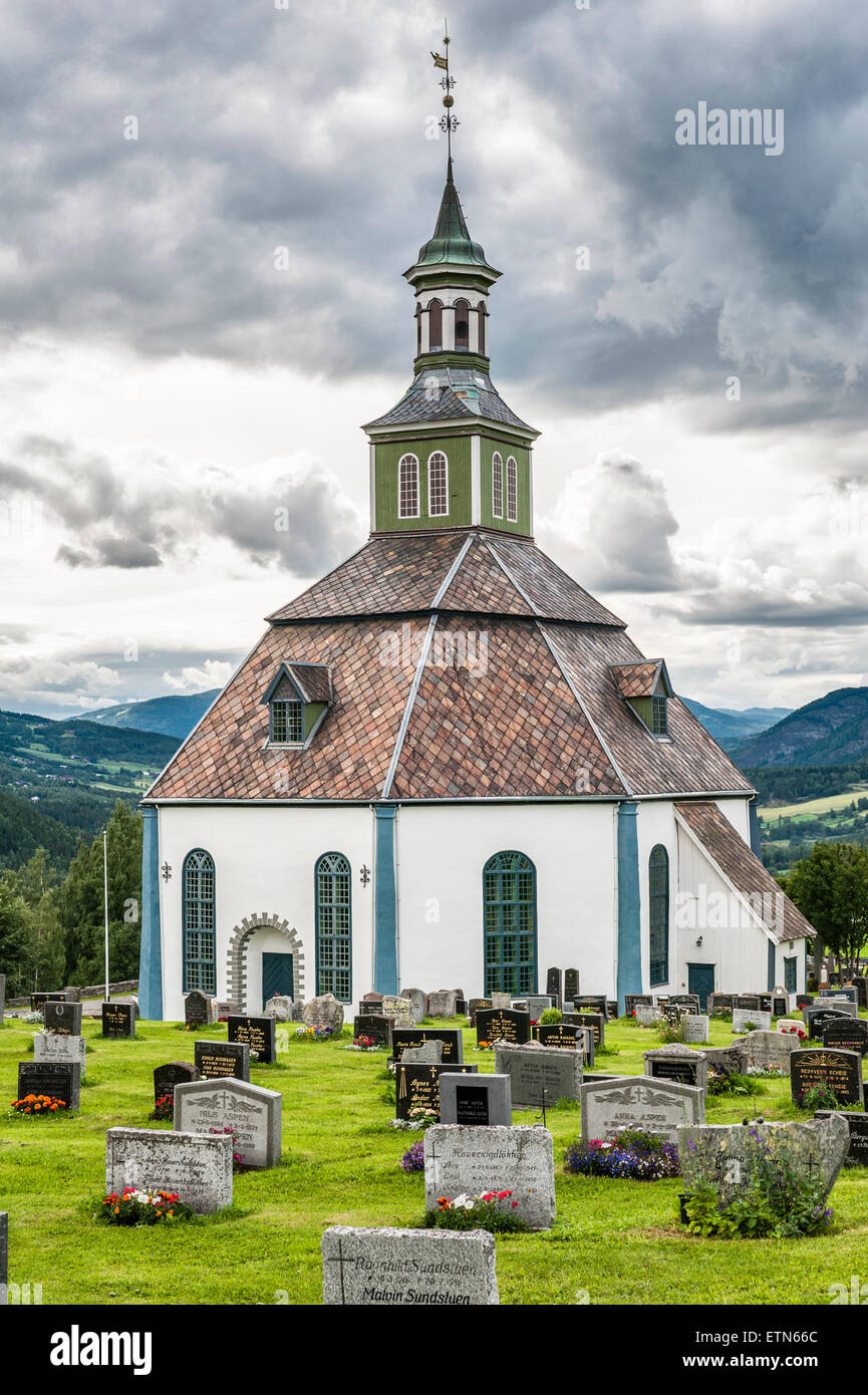 Oppland, Norwegen. Hundorp Sør-Fron Kirche. Eine achteckige Barockkirche, erbaut im Jahre 1792, bekannt als die "Gudbrandsdalen Kathedrale" Stockfoto