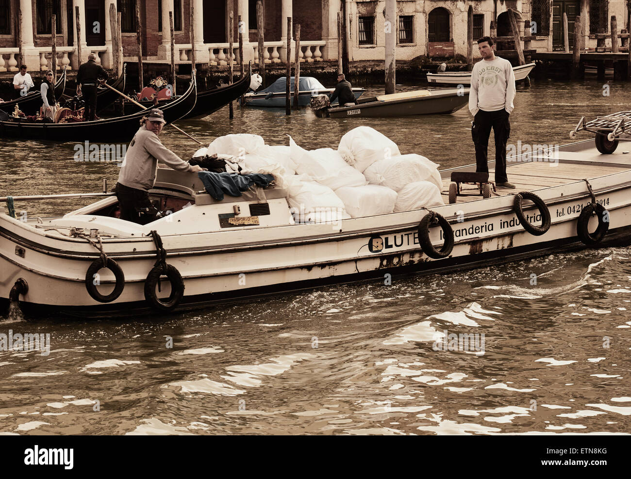 Wäsche-Boot Fahrt entlang des Canal Grande Venedig Veneto Italien Europa Stockfoto