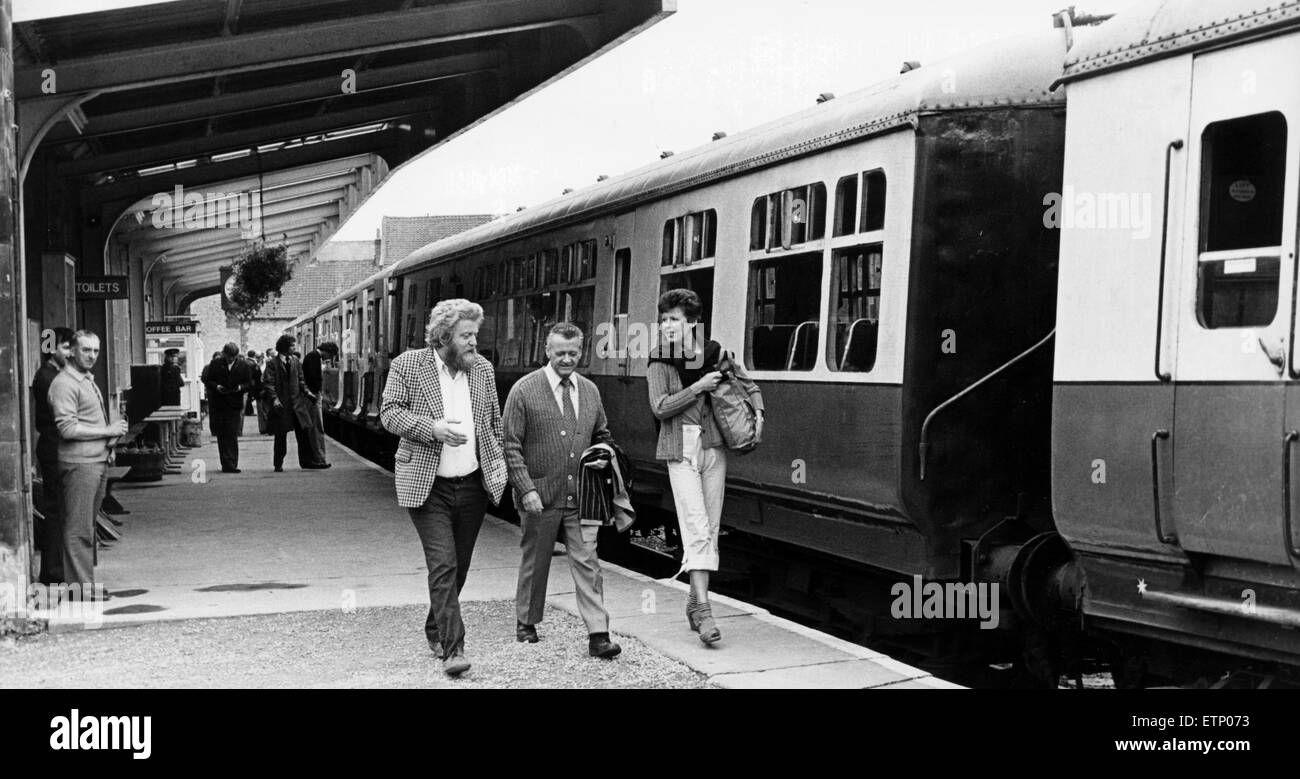 Pickering Railway Station, North Yorkshire, 22. Juli 1979. Passagiere auf Plattform. Stockfoto