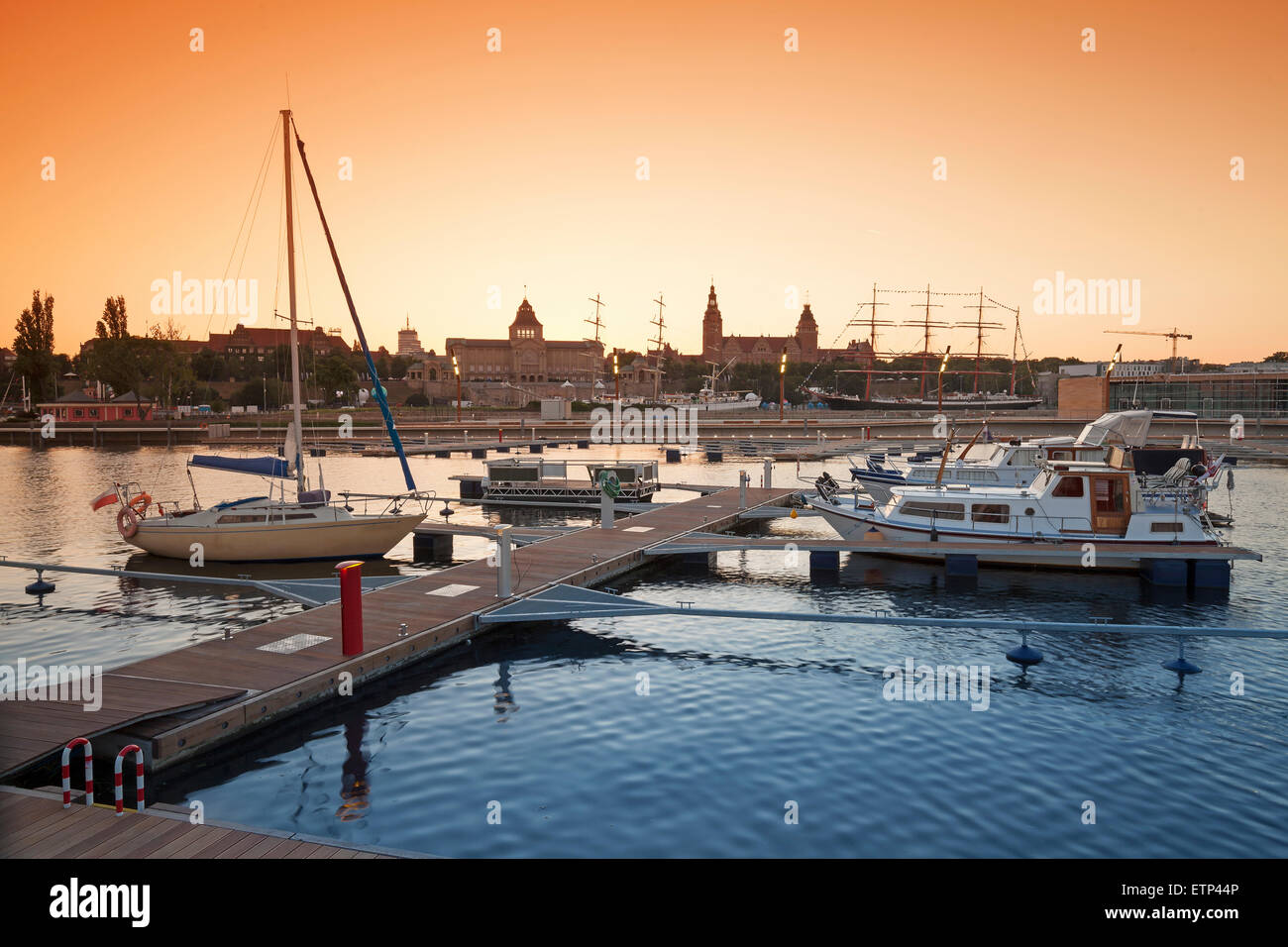 Yachthafen in Stettin bei Sonnenuntergang, Polen Stockfoto