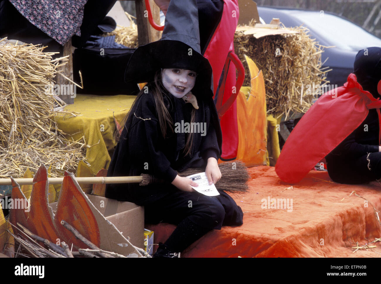 BEL, Belgien, Namur, Fosses-la-Ville, Karneval, Mädchen in eine Hexe-Kostüm.  BEL, Belgien, Namur, Fosses-la-Ville, Karneval, Maedch Stockfoto