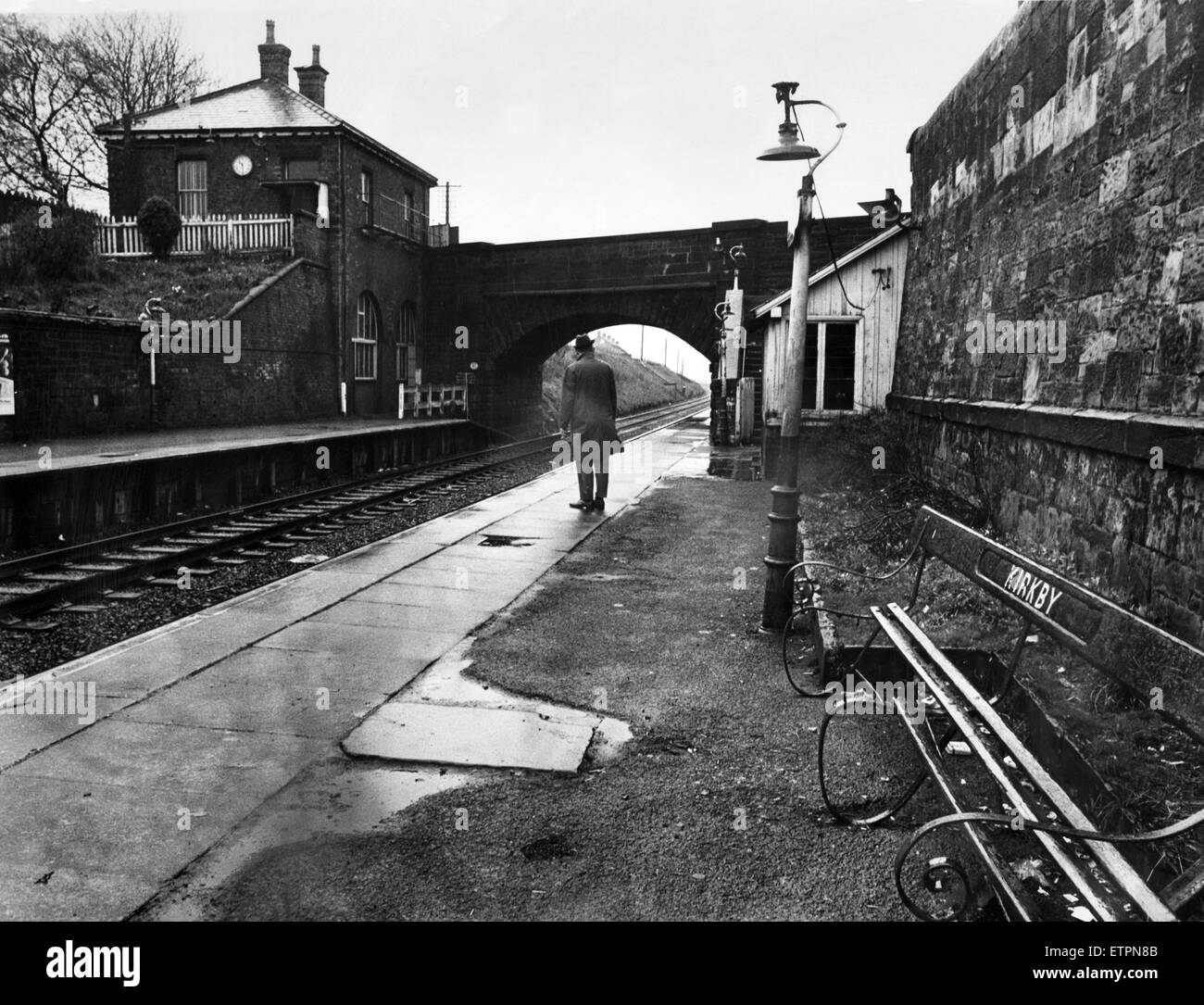 Kirkby-Bahnhof. 23. April 1970. Stockfoto