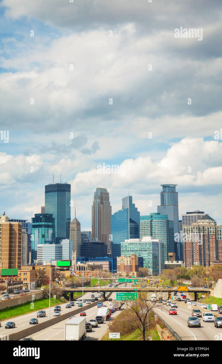 Die Innenstadt von Minneapolis Stadtbild an einem bewölkten Tag Stockfoto