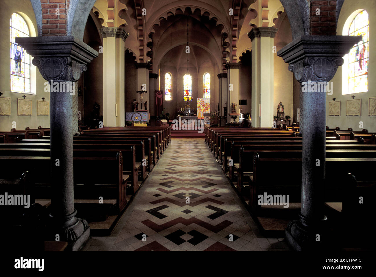 BEL, Belgien, Eastbelgium, Buetgenbach, Kirche St. Stephanus.  BEL, Belgien, Ostbelgien, Buetgenbach, St. Stephanuskirche. Stockfoto