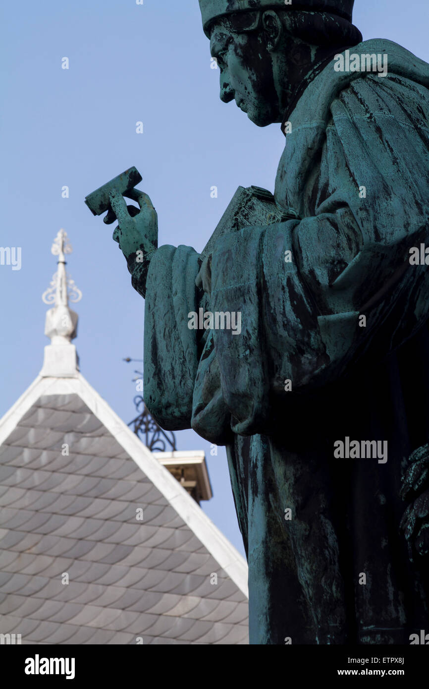 Laurens Janszon Coster-Statue auf dem Hauptplatz in Harlem, Niederlande Stockfoto