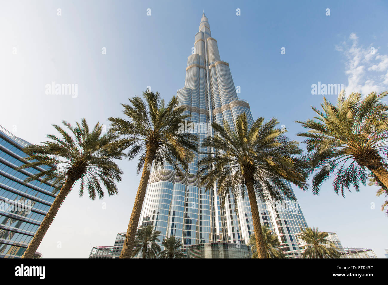 Burj Khalifa in Dubai. Dieses Hochhaus ist das höchste von Menschenhand errichtete Bauwerk, das jemals gebaut wurde, auf 828 m. Stockfoto