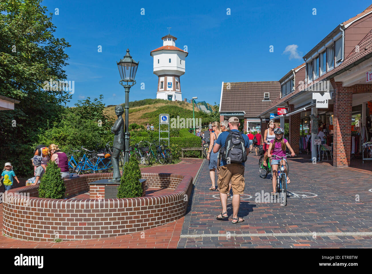 Lale Andersen Denkmal von Eva Recker, Wasserturm auf der Insel Langeoog, Ostfriesische Insel, Niedersachsen, Deutschland, Stockfoto