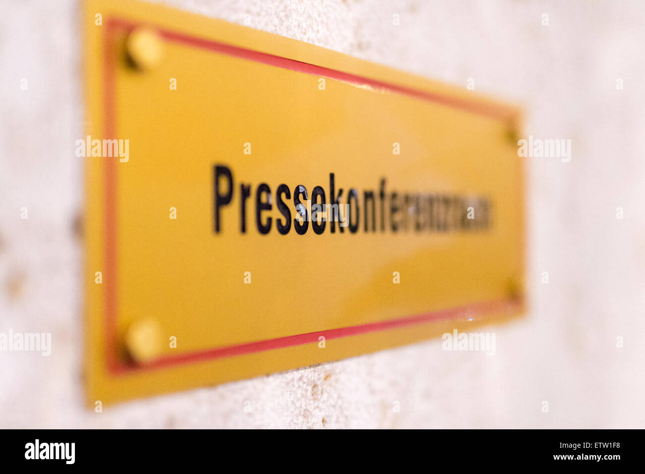 Deutschland, Berlin, Regierungsgebäude, unterzeichnen Medienkonferenz Stockfoto