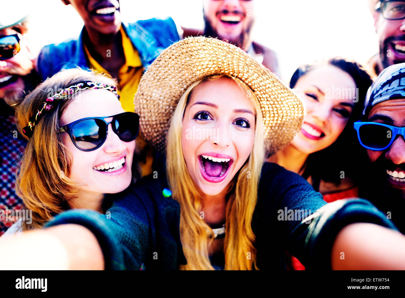 Diverse Leute Strand Sommer Freunde Spaß Selfie Konzept Stockfoto