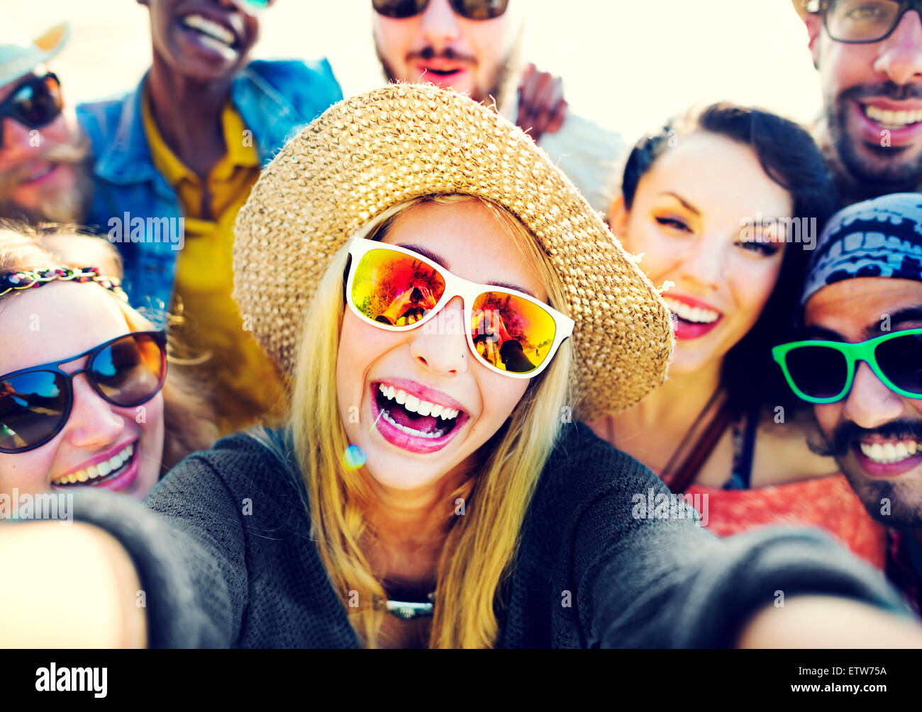 Diverse Leute Strand Sommer Freunde Spaß Selfie Konzept Stockfoto