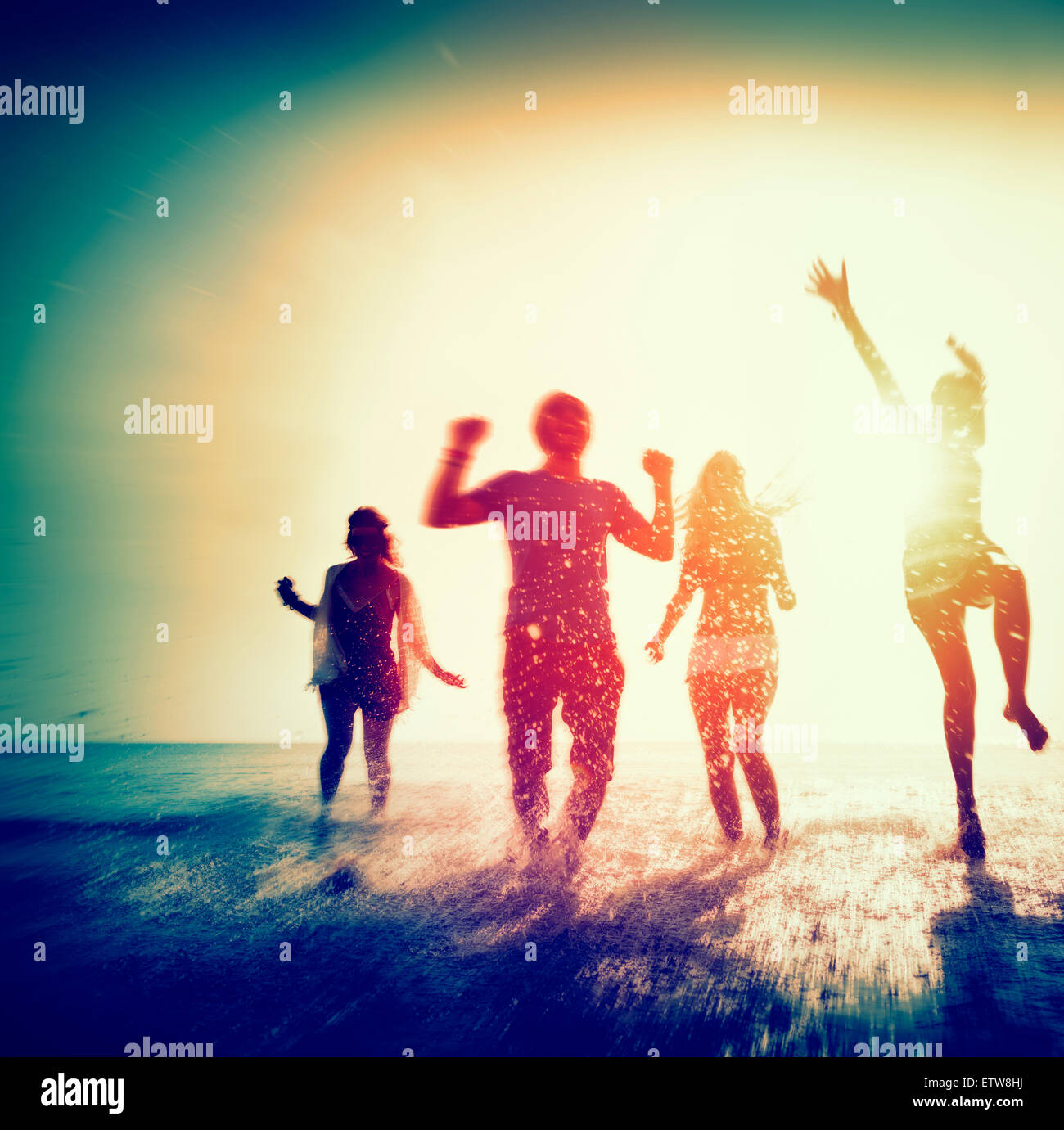 Diverse Strand Sommer Freunde Spaß laufen Konzept Stockfoto