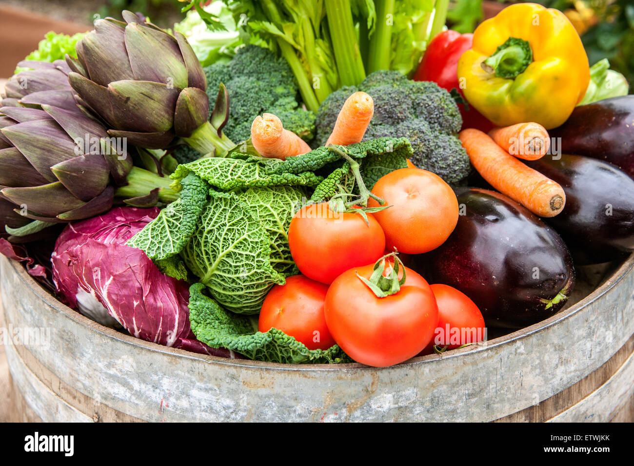 Bio, vegetarisch, Artischocke, Salat, Gemüse, Tomaten, Toskana, Stockfoto