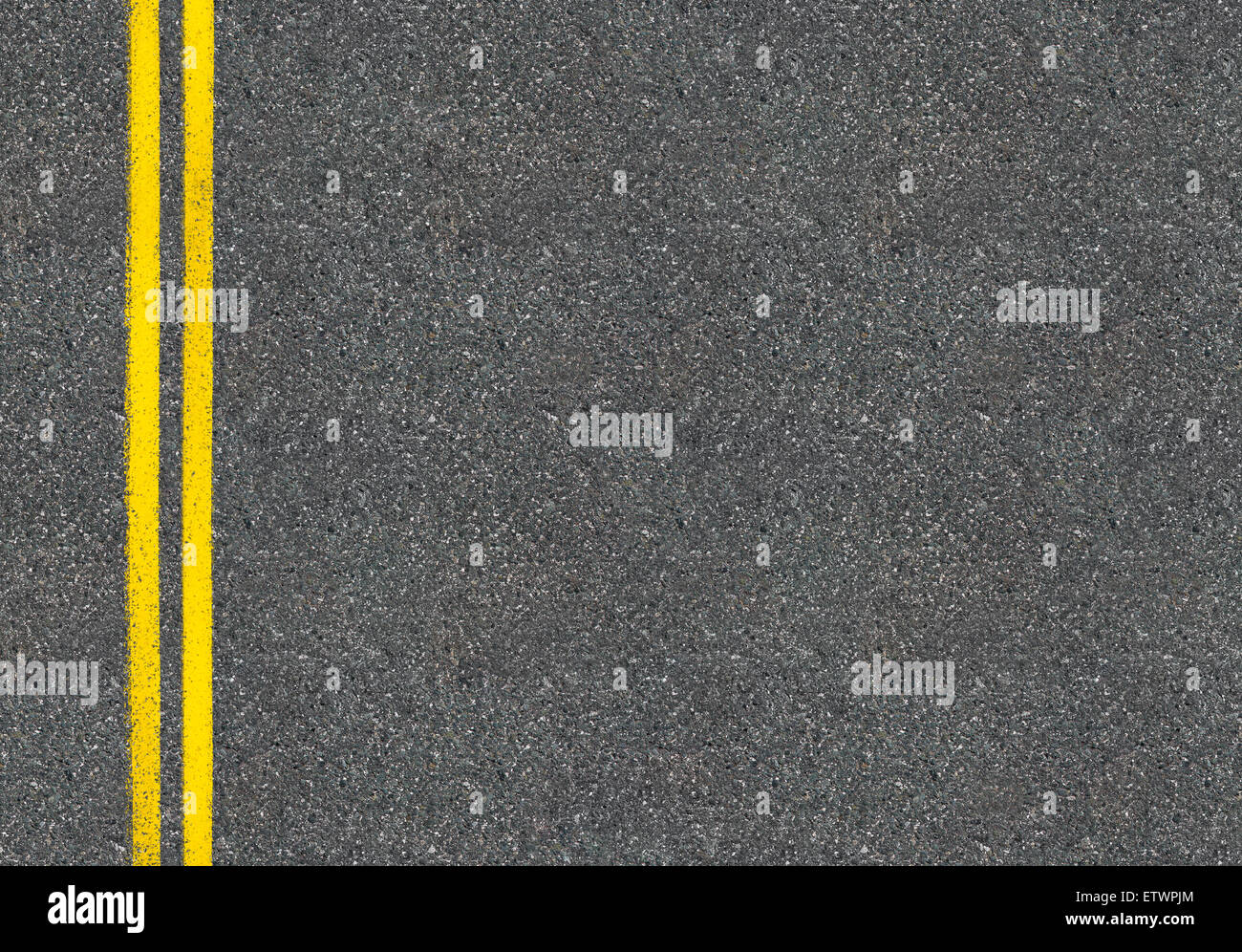 Asphalt Straße Draufsicht mit zwei gelben Linien Stockfoto