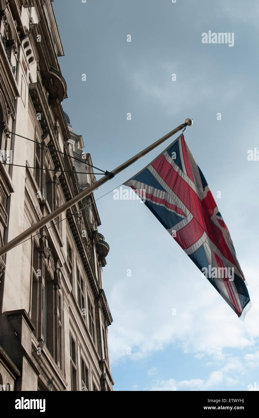 Union Jack-Flagge auf einem Fahnenmast Stockfoto