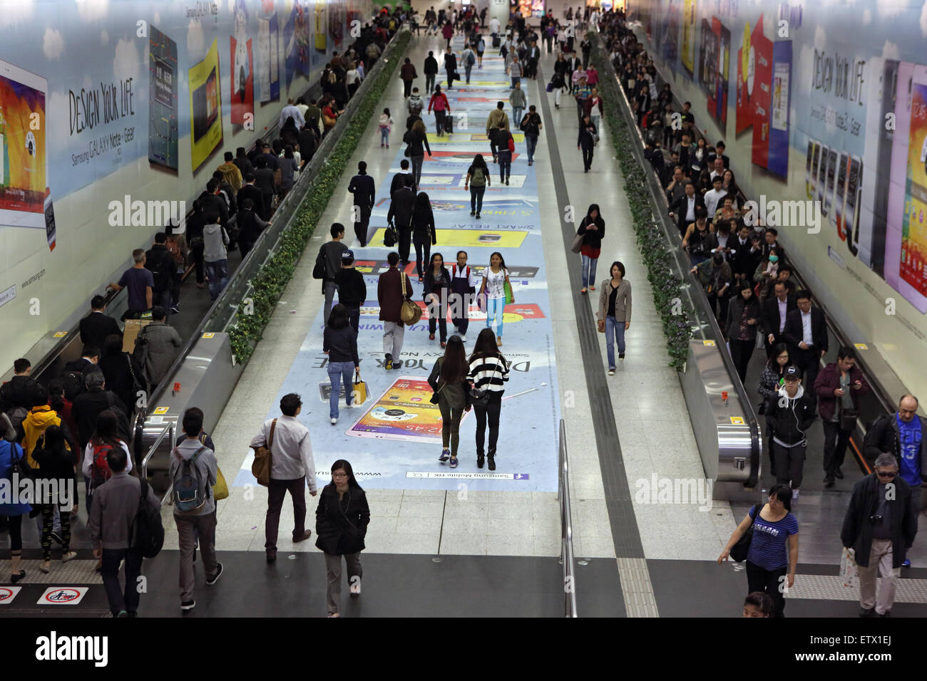 Hong Kong, China, Menschen in einem tunnel Stockfoto