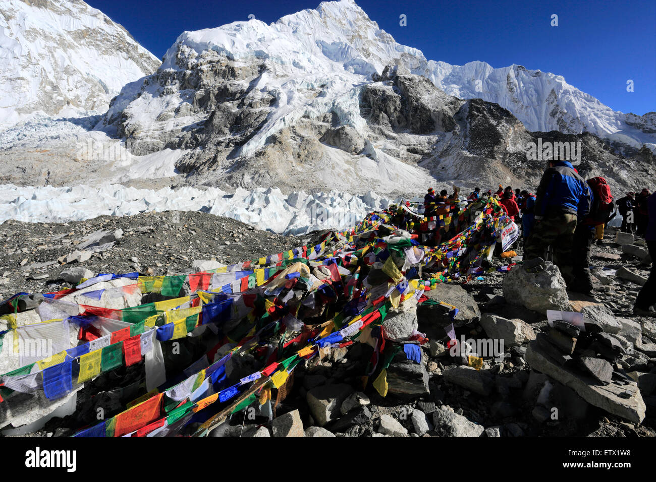 Wanderer am Everest Basislager, UNESCO-Weltkulturerbe, Sagarmatha Nationalpark, Solu Khumbu District, Khumbu-Region, Ostern Stockfoto