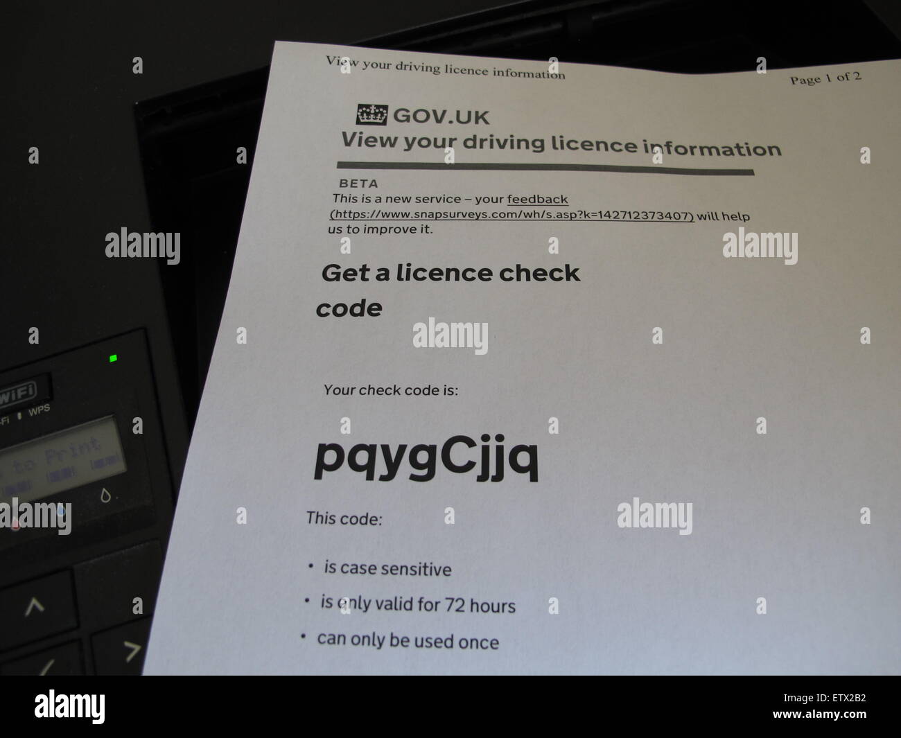 UK Führerschein Papier gleiten durch Online-Überprüfung der Code erlauben 3rd-Party, Zugangsdaten Strafe ausstellt ersetzt Stockfoto