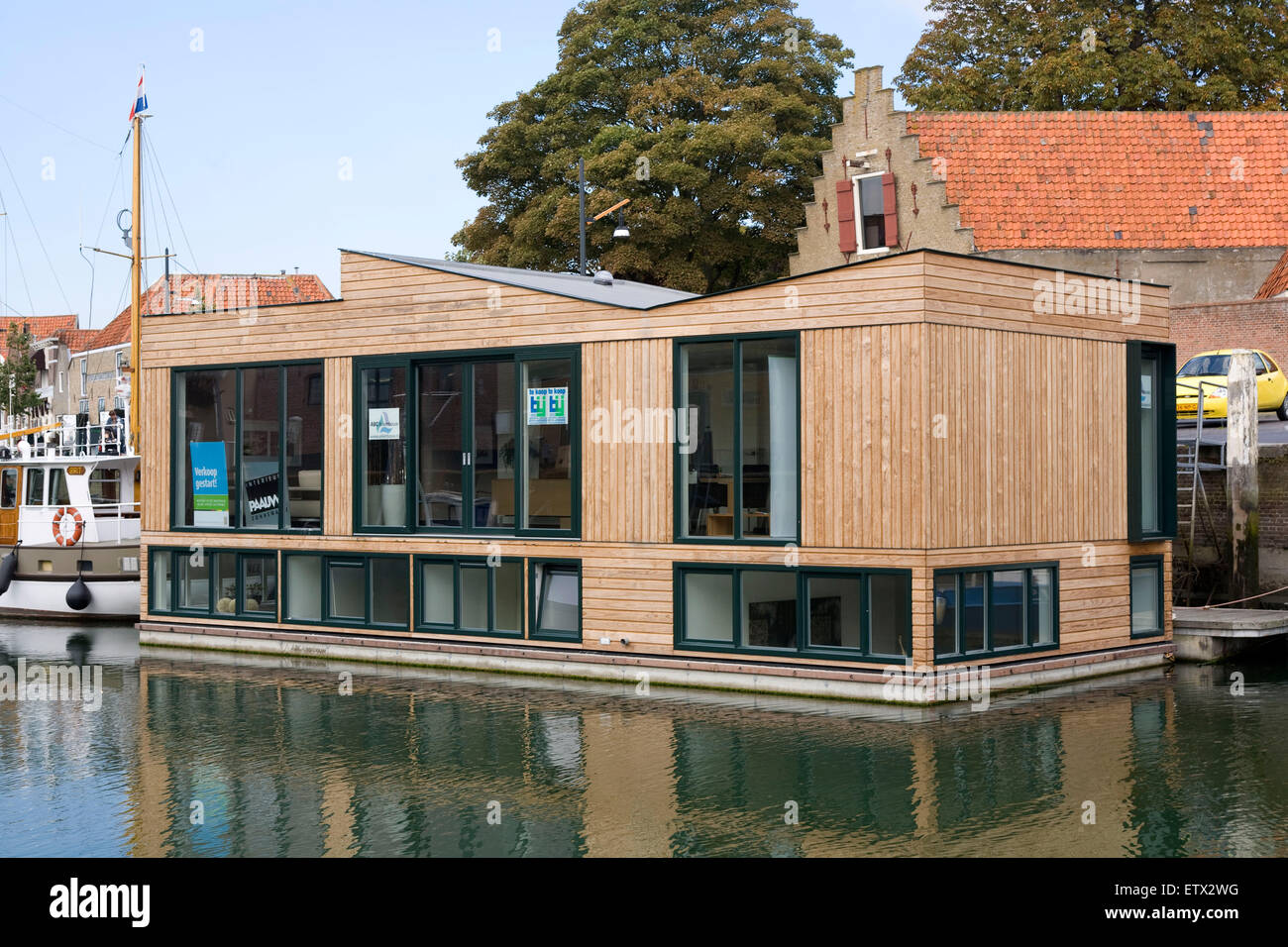 Europa, Niederlande, Zeeland, Hochwasser geschützten Amphibien Haus am Hafen von Zierikzee auf der Halbinsel Schouwen-Duiveland.  E Stockfoto