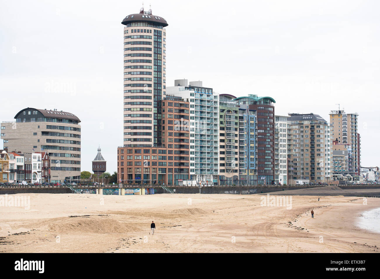 Europa, Niederlande, Zeeland, Vlissingen auf der Insel Walcheren, Hochhäuser auf dem Boulevard am Strand, Hotels und Stockfoto