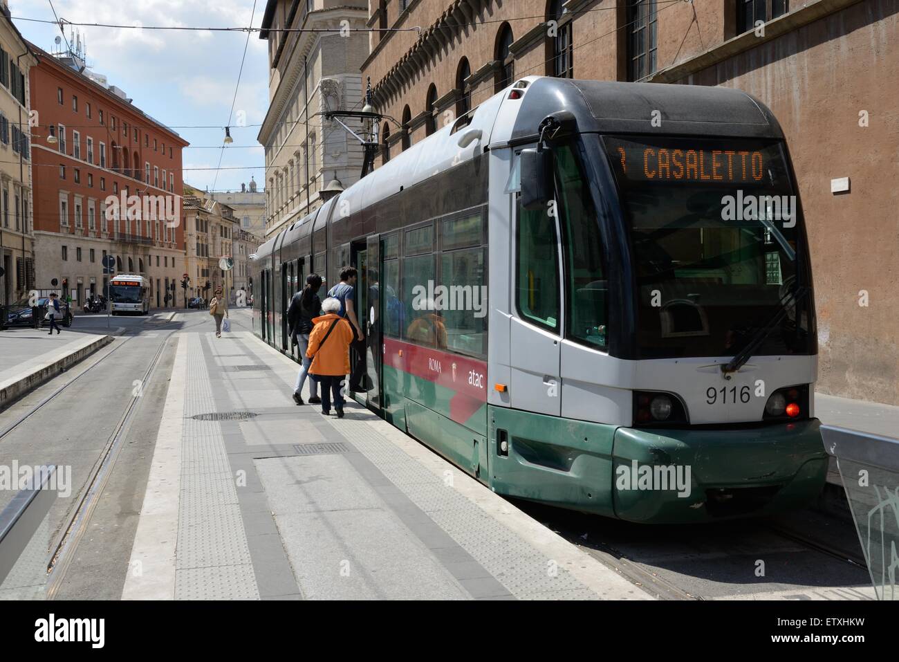 Straßenbahn an der Endstation in Rom, Italien, Europa Stockfoto