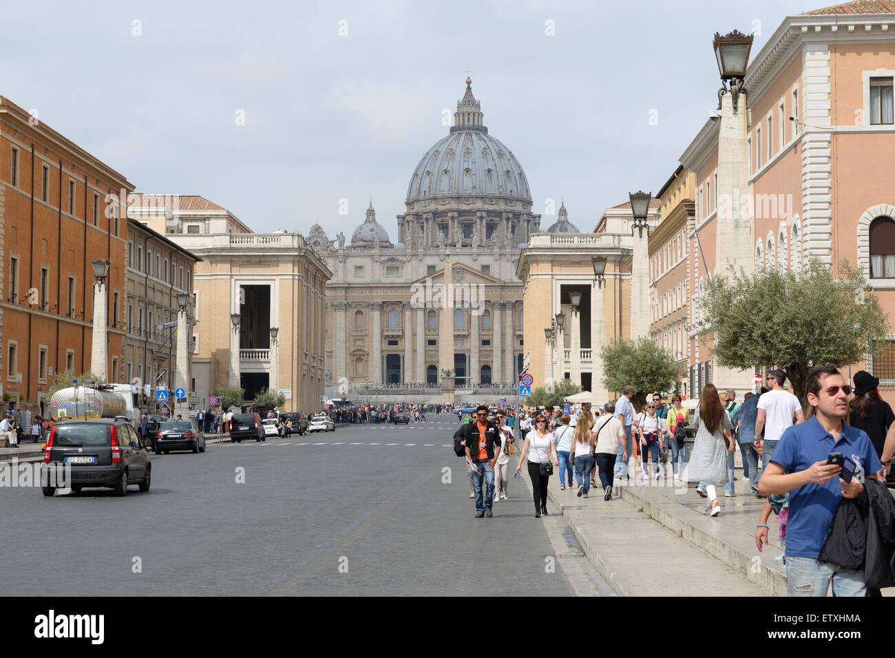 Blick hinunter Via della Conciliazione, den Petersdom in Rom, Italien Stockfoto