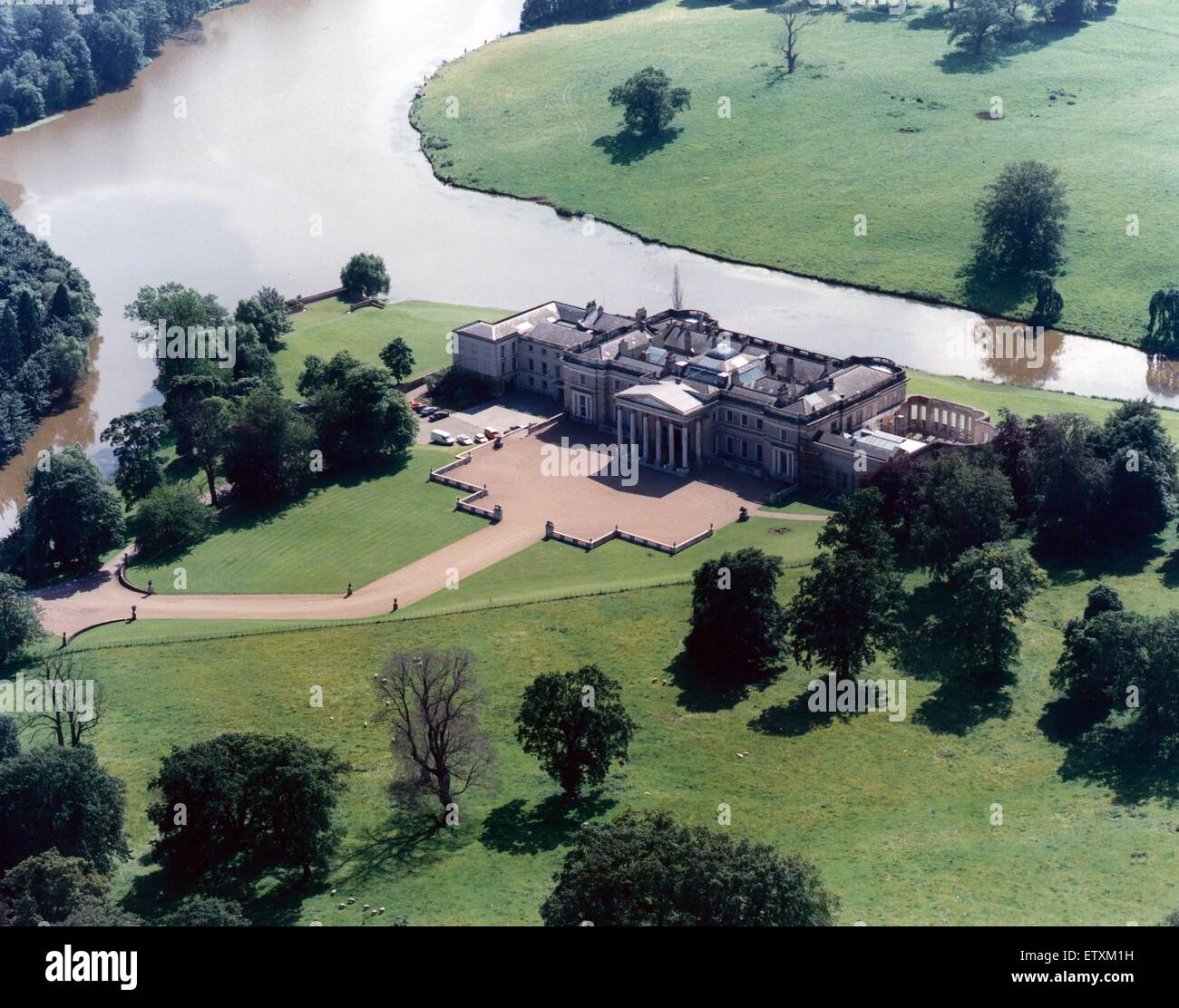 Ein Luftbild der Wynyard Hall, zeigt dem Hauptsee. Wynyard, Billingham, Cleveland, 14. November 1989. Stockfoto