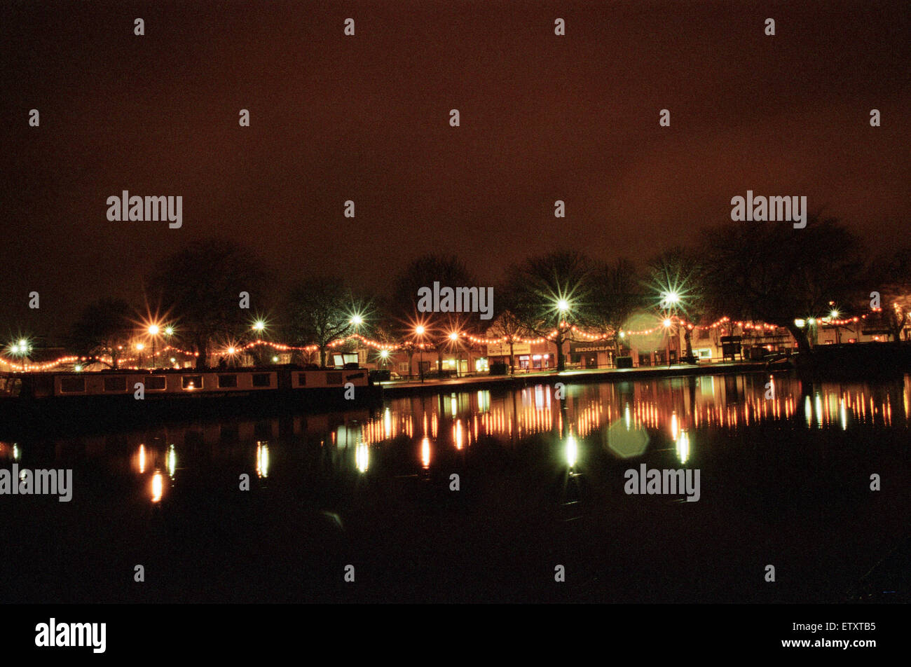 Weihnachtsbeleuchtung Stratford in Birmingham. 20. Dezember 1993 Stockfoto