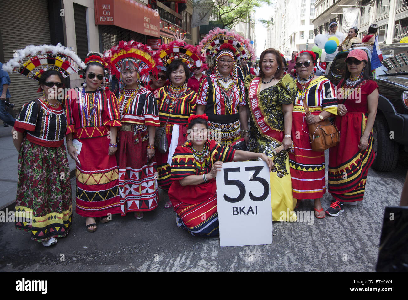 Teilnehmer in der philippinischen Unabhängigkeitstag Parade in Manhattan, New York City. Stockfoto