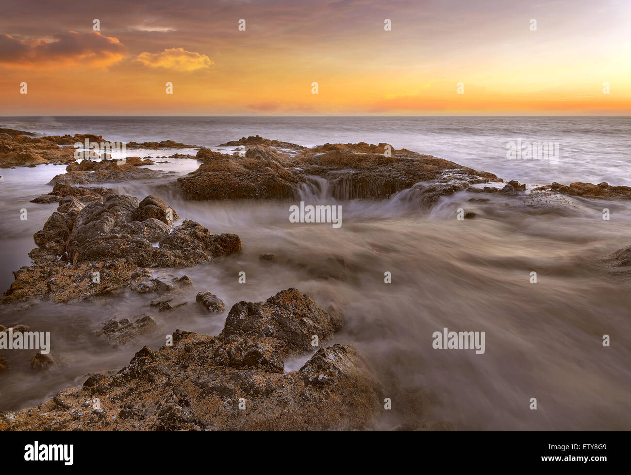Thors gut bei Köche Kluft von Cape Perpetua auf der Küste von Oregon bei Sonnenuntergang Stockfoto