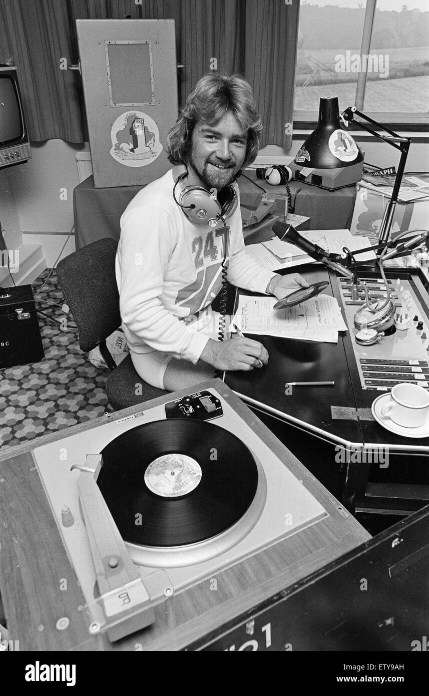 Noel Edmonds, BBC Radio One, Radio DJ, Rundfunk von Hotelzimmer, er derzeit beteiligt sich an der Texaco Auto Rallye, 1. August 1976. Stockfoto