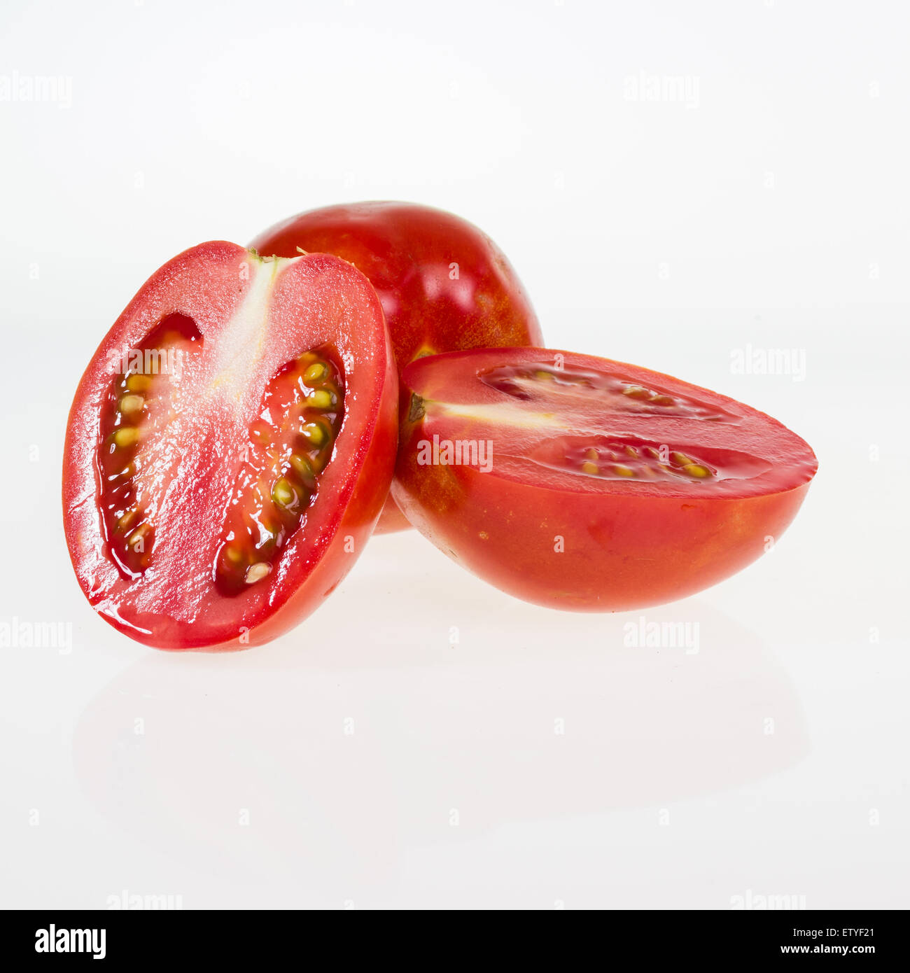 Roter reif Paste Tomaten isoliert auf weiss Stockfoto