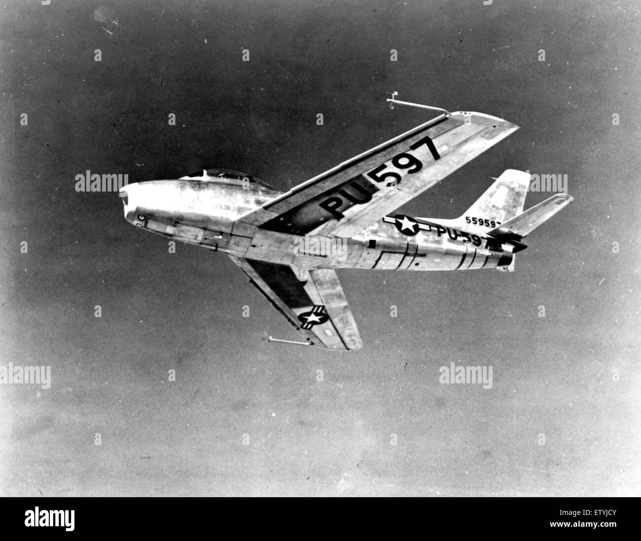 Die North American XF-86 war ein von North American Aviation für die US Air Force entwickeltes Kampfflugzeug. Dieses Foto zeigt sein Design und seine Entwicklung in den ersten Jahren der Jet-Flugzeugtechnologie. Stockfoto