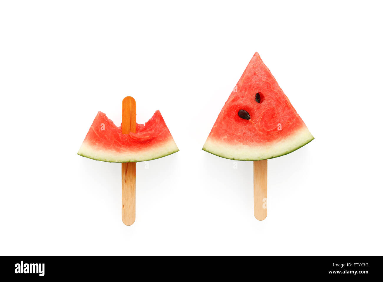 Wassermelone Popsicle leckeren frischen sommerlichen Obst süßes Dessert weißer Hintergrund Stockfoto