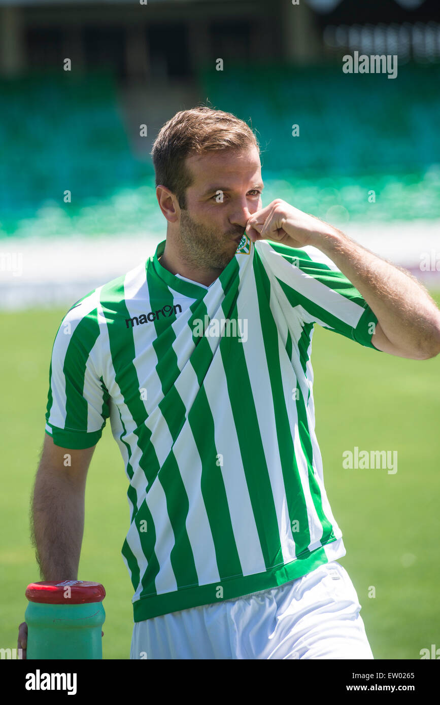 Sevilla, Andalusien, Spanien. 16. Juni 2015.  Rafael Van der Vaart (Niederlande), während seines Vortrags bei seinem neuen club Real Betis Balompié, die Zugehörigkeit zu der spanischen ersten Abteilung Fußball, 2015 16 Juni in Sevilla, Spanien. Bildnachweis: Kiko Jimenez/Alamy Live-Nachrichten Stockfoto