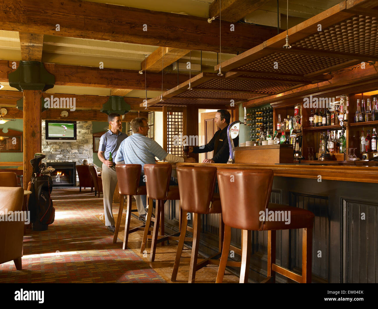 Spike-Bar im Clubhaus am Mount Juliet Landgut im County Kilkenny. Stockfoto