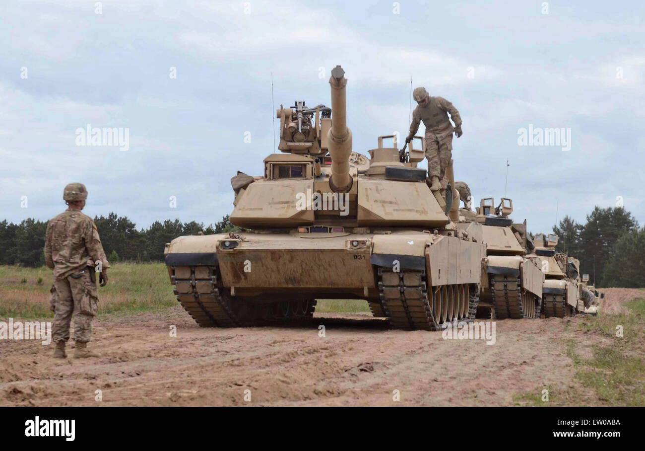 US Army Armor Einheiten mit der 3. Infanterie-Division mit ihren M1A2 Abrams Kampfpanzer während des Trainings Betrieb Atlantic lösen 15. Juni 2015 in Tapa Estland. Stockfoto