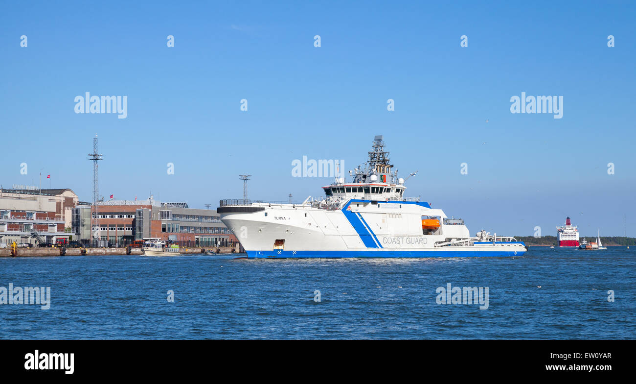 Helsinki, Finnland - 13. Juni 2015: Finnische Offshore-Patrouillenschiff Turva im Hafen von Helsinki. Das größte Schiff der Flotte Stockfoto