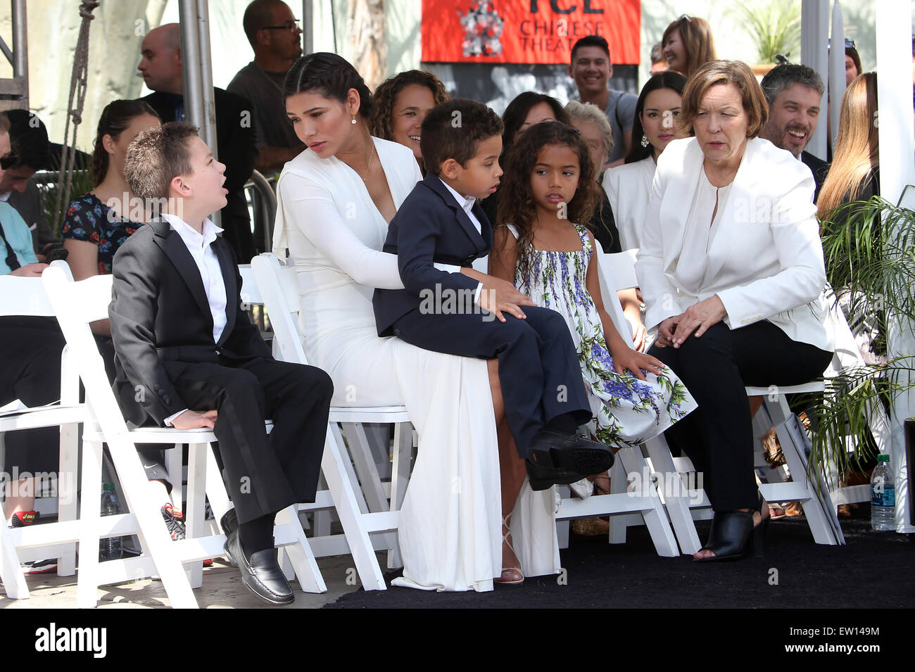 Vin Diesel Handabdruck Und Fussabdruck Zeremonie Featuring Vincent Sinclair Paloma Jimenez Pauline Sinclair Hania Riley Sinclair Where Hollywood Kalifornien Usa Als 1 April 2015 Stockfotografie Alamy