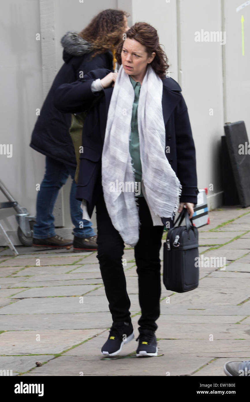 Olivia Colman und Neil Morrissey Dreharbeiten des neuen BBC-Dramas "The Night Manager" London mit: Olivia Colman Where: London, Vereinigtes Königreich bei: 2. April 2015 Stockfoto