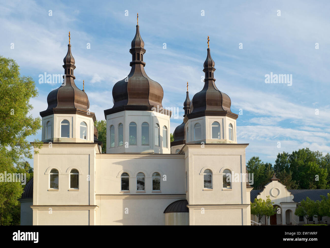 ukrainische Kirche Architektur des Barock und Kupfer plattiert Kuppeln mit Kuppeln und Kreuze Stockfoto