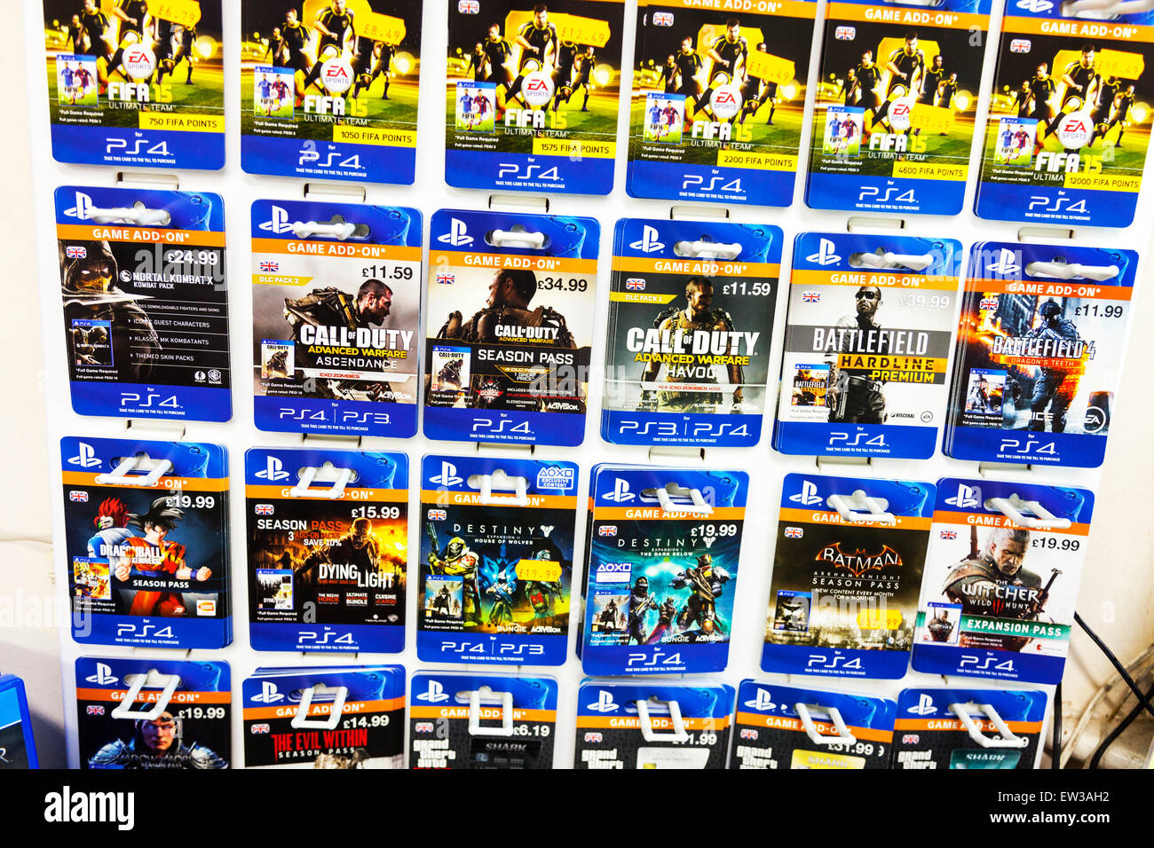 PlayStation Sony prepaid Spiele Spiel-Add-on Pack Packs Punkte Onlinespiele Spiel Internetanruf Pflicht Fifa Add-ons Stockfoto