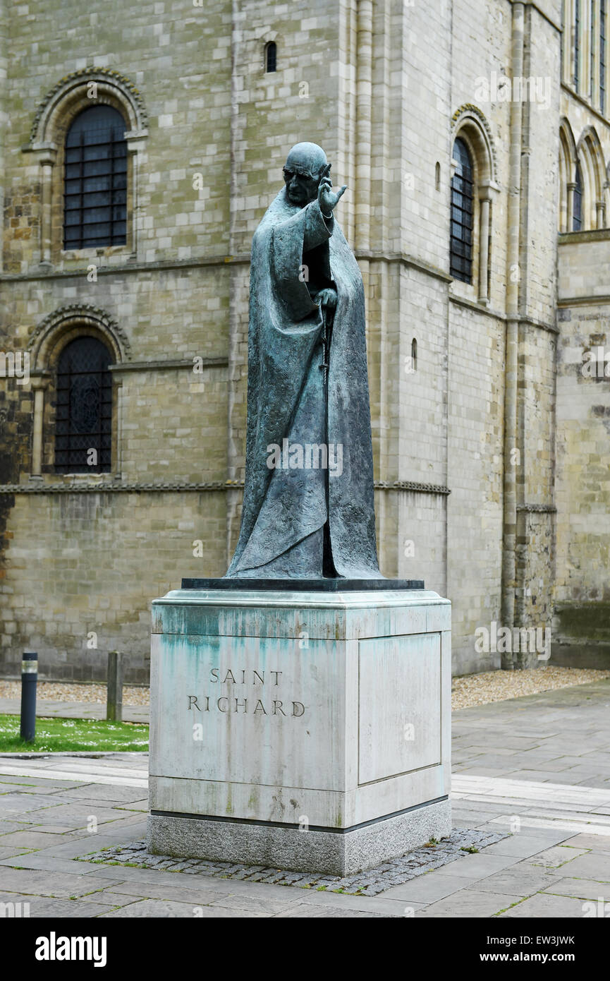 Statue von St. Richard von Chichester Kathedrale West Sussex UK Stockfoto