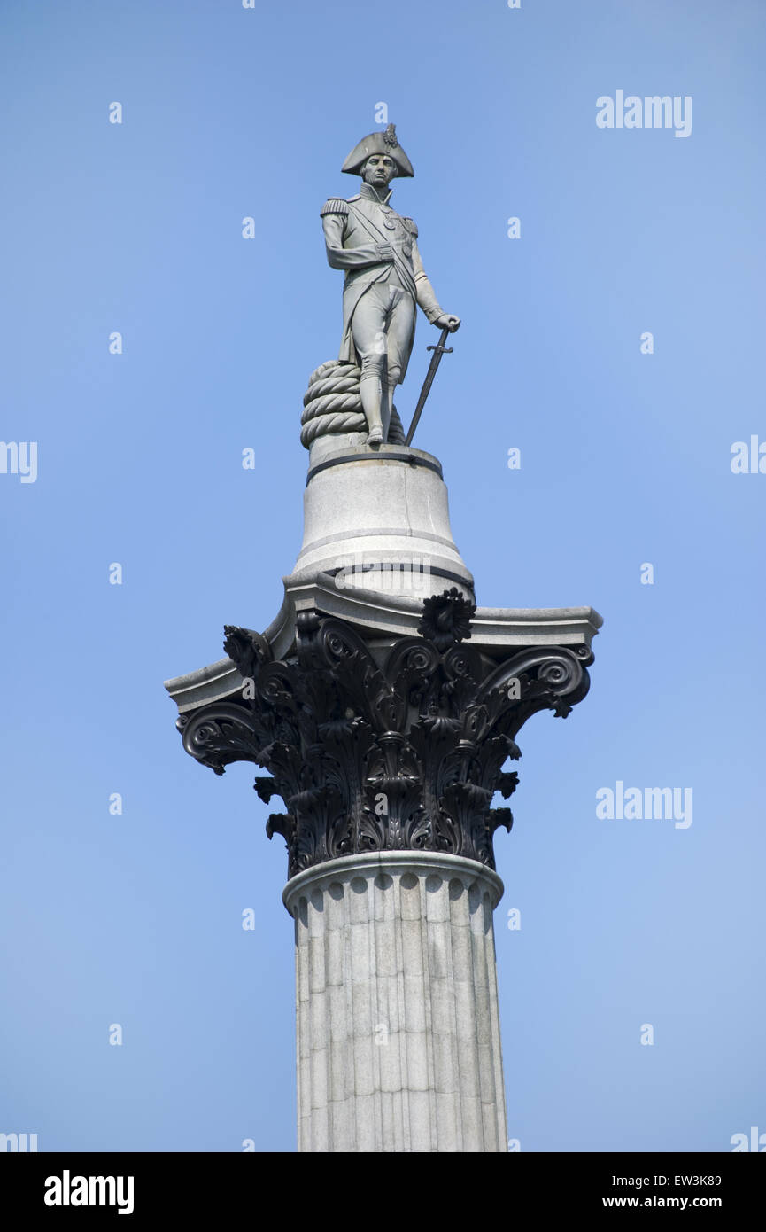 Denkmal für Admiral Horatio Nelson, Nelsonsäule, Trafalgar Square, City of Westminster, London, England, April Stockfoto