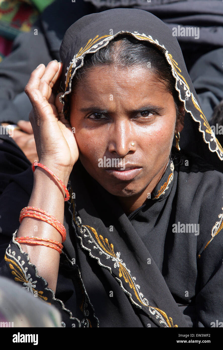 Porträt einer muslimischen Frau in einem Dorf von Rampur Region, Uttar Pradesh, Indien, Asien Stockfoto